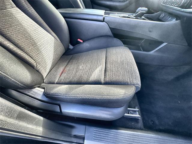 Photo of 2022 Super Black Nissan Rogue