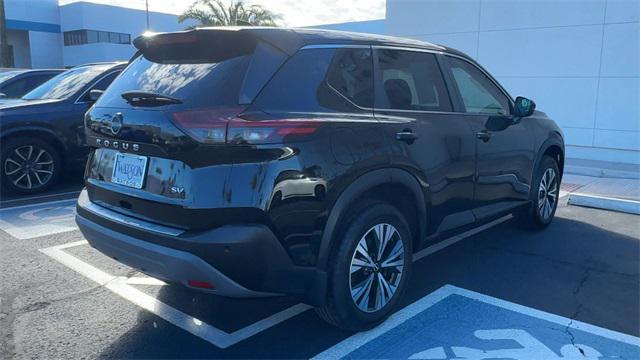 Photo of 2022 Super Black Nissan Rogue