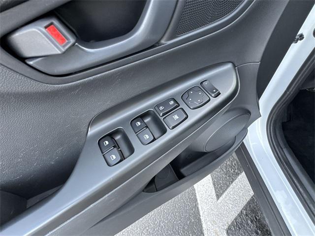 Photo of 2023 Lunar White Hyundai KONA