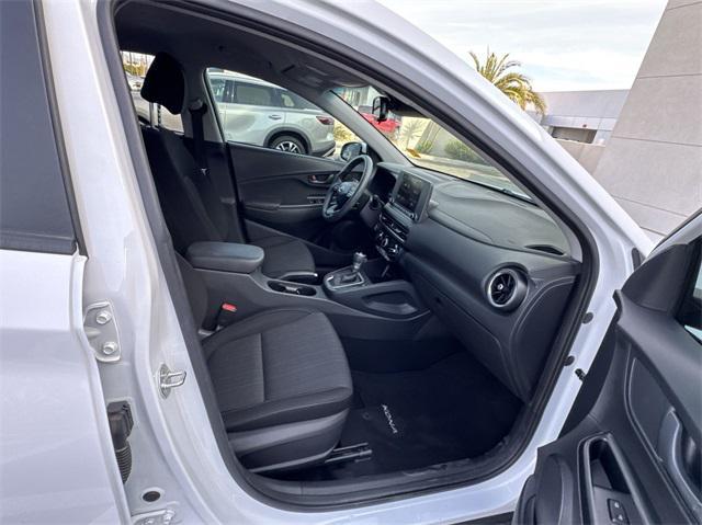 Photo of 2023 Lunar White Hyundai KONA