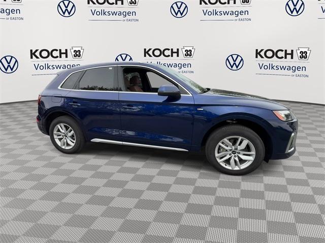 Photo of 2022 Navarra Blue Metallic Audi Q5