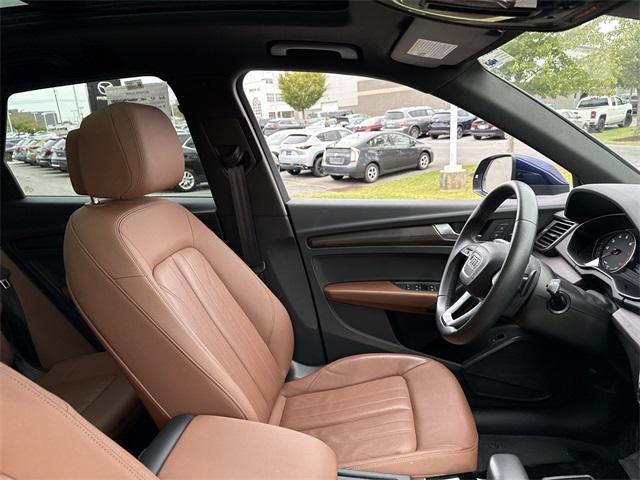 Photo of 2022 Navarra Blue Metallic Audi Q5