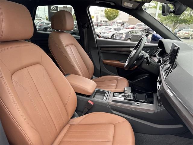 Photo of 2022 Navarra Blue Metallic Audi Q5