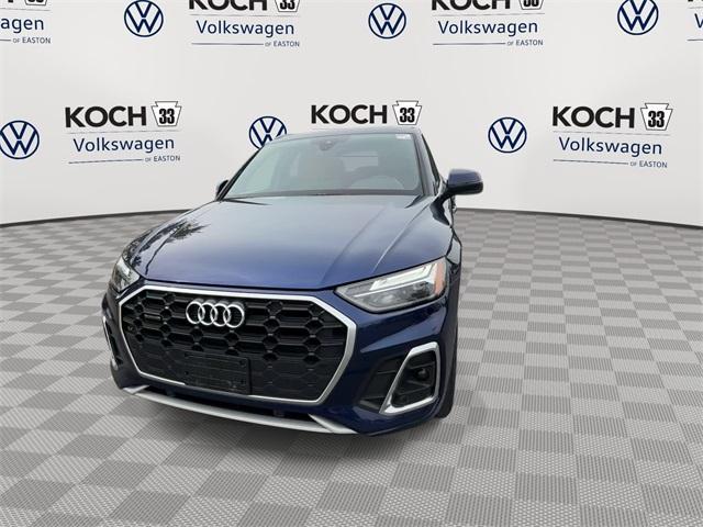 Photo of 2022 Navarra Blue Metallic Audi Q5