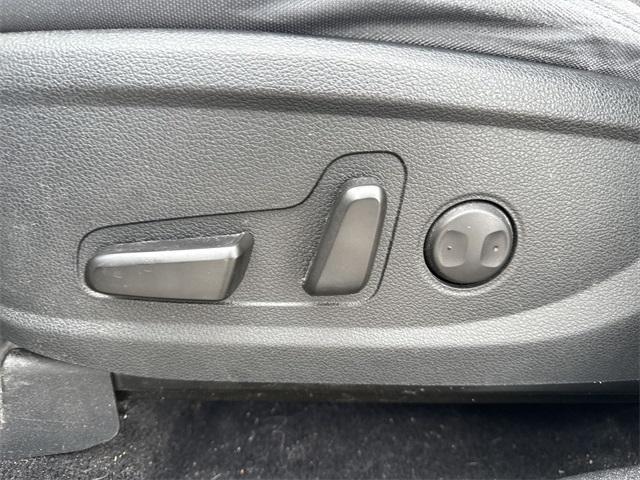 Photo of 2020 Quartz White Hyundai SANTA FE