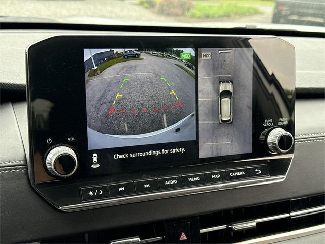 Photo of 2022 White Mitsubishi Outlander