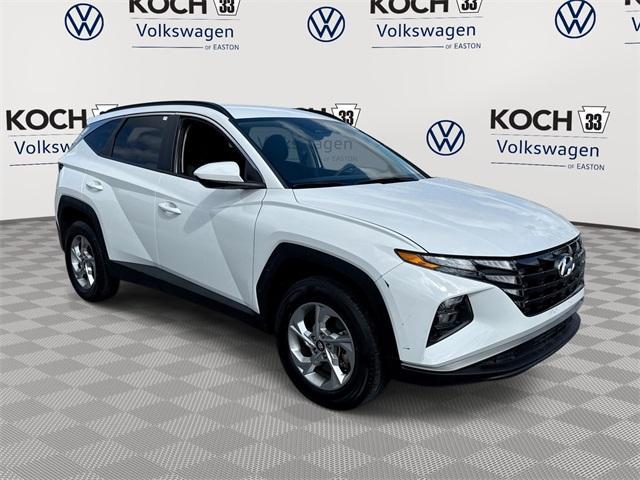 Photo of 2024 White Pearl Hyundai TUCSON