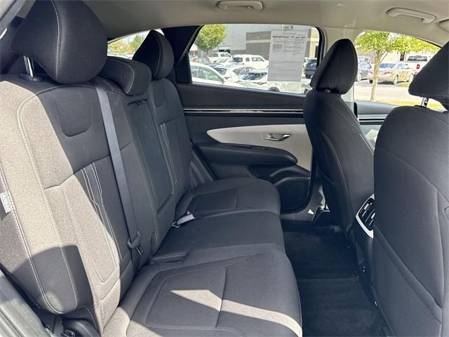 Photo of 2024 White Pearl Hyundai TUCSON