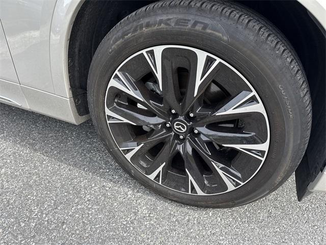 Photo of 2024 Platinum Quartz Metallic Mazda CX-90