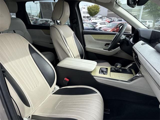 Photo of 2024 Platinum Quartz Metallic Mazda CX-90