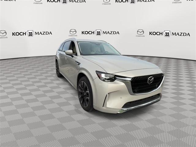 Photo of 2024 Platinum Quartz Metallic Mazda CX-90