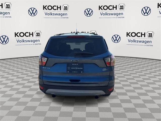 Photo of 2018 Blue Ford Escape