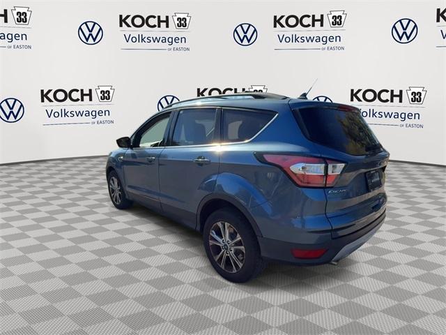 Photo of 2018 Blue Ford Escape