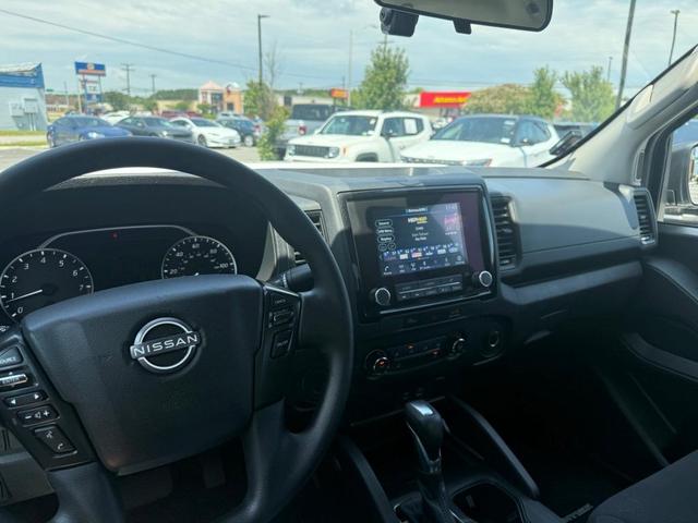 Photo of 2023 Glacier White Nissan Frontier