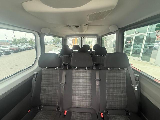 Photo of 2016 Arctic White Mercedes-Benz Sprinter