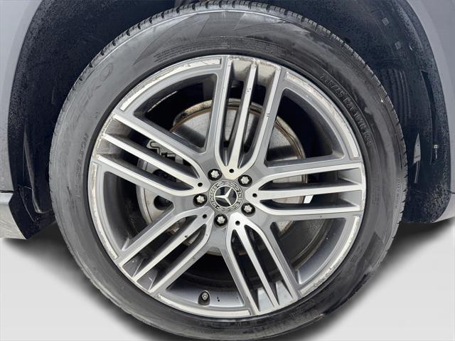 Photo of 2023 Black Mercedes-Benz GLS 450