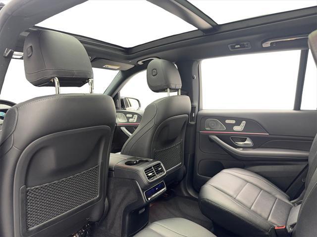 Photo of 2023 Black Mercedes-Benz GLS 450