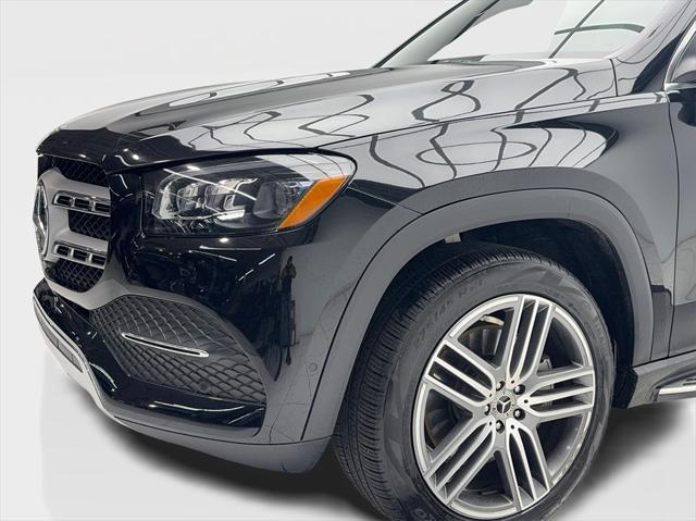Photo of 2023 Black Mercedes-Benz GLS 450