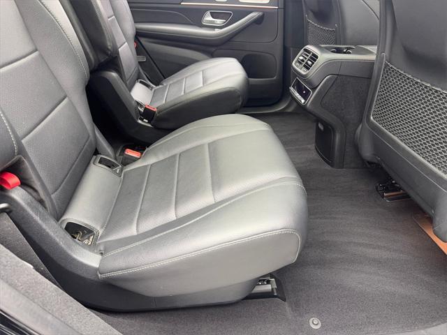 Photo of 2023 Black Mercedes-Benz GLS 450