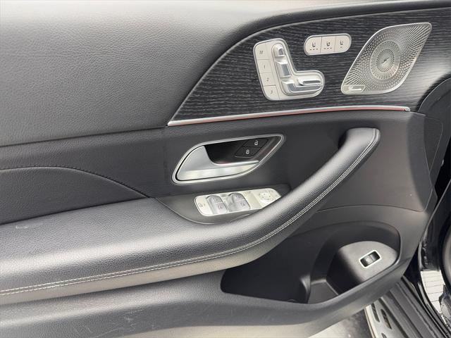 Photo of 2023 Black Mercedes-Benz GLS 450