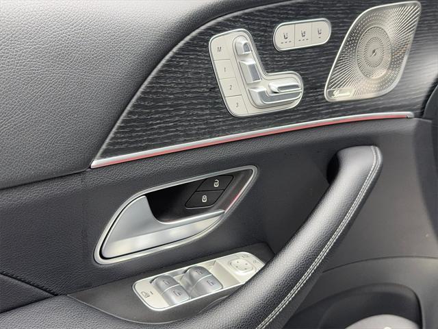 Photo of 2023 Black Mercedes-Benz GLS 450