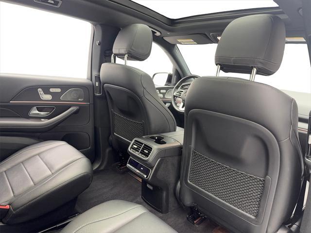 Photo of 2023 Black Mercedes-Benz GLS 450