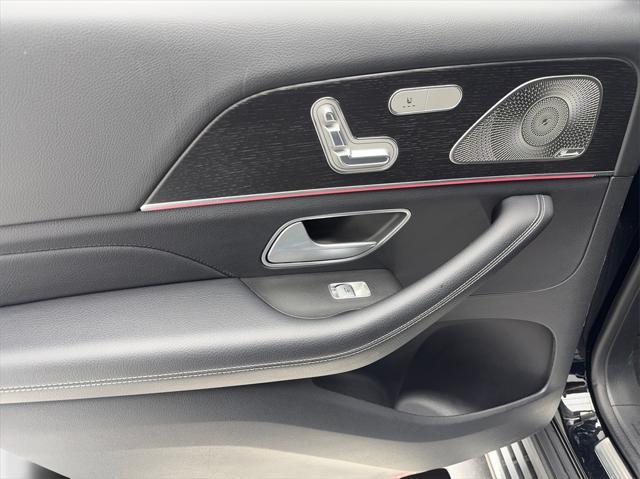 Photo of 2023 Black Mercedes-Benz GLS 450