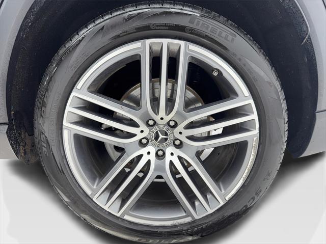 Photo of 2023 Black Mercedes-Benz GLS 450