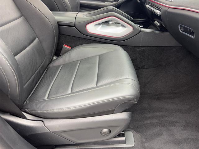 Photo of 2023 Black Mercedes-Benz GLS 450