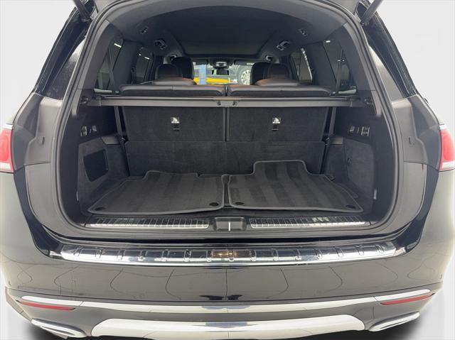 Photo of 2023 Black Mercedes-Benz GLS 450