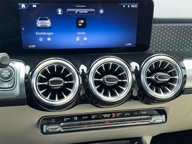 Photo of 2025 White Mercedes-Benz GLB 250