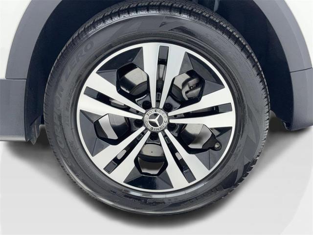 Photo of 2025 White Mercedes-Benz GLB 250