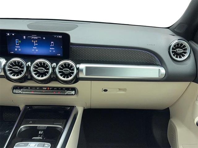 Photo of 2025 White Mercedes-Benz GLB 250