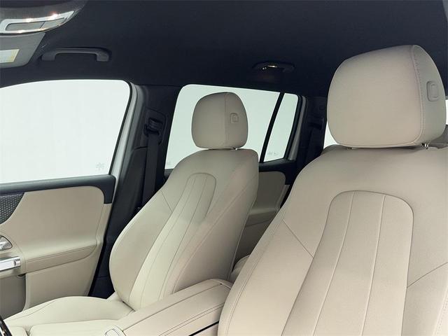 Photo of 2025 White Mercedes-Benz GLB 250