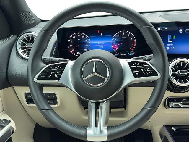 Photo of 2025 White Mercedes-Benz GLB 250