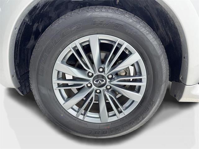 Photo of 2022 Liquid Platinum INFINITI QX80