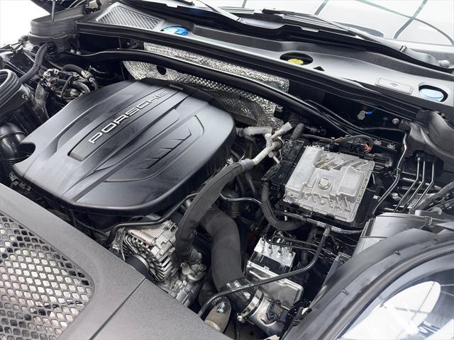 Photo of 2021 Black Porsche Macan