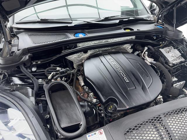 Photo of 2021 Black Porsche Macan