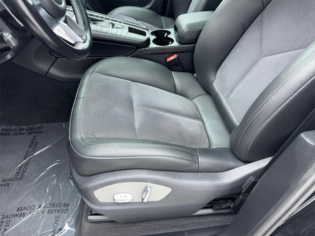 Photo of 2021 Black Porsche Macan