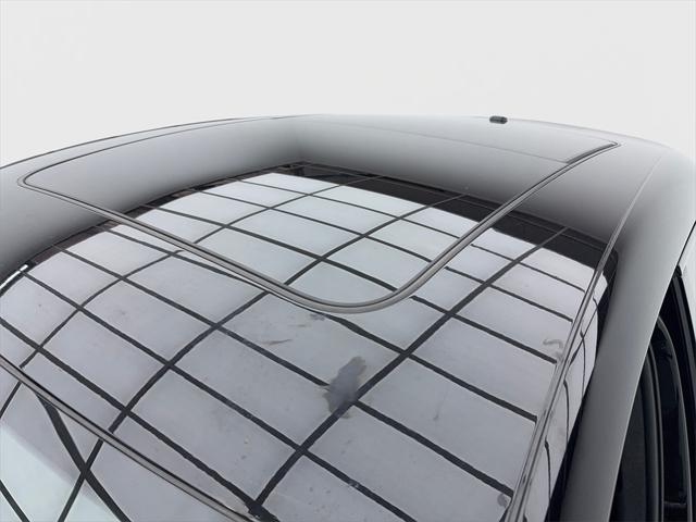 Photo of 2021 Black Porsche Macan