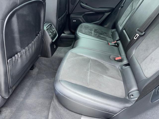 Photo of 2021 Black Porsche Macan