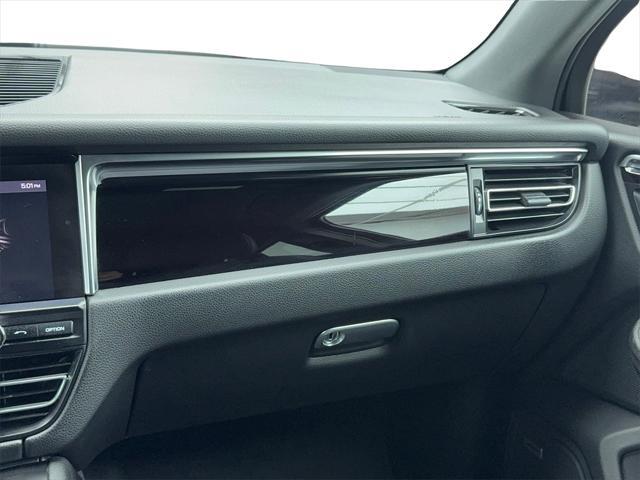 Photo of 2021 Black Porsche Macan