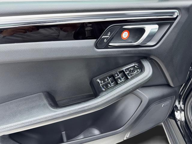 Photo of 2021 Black Porsche Macan