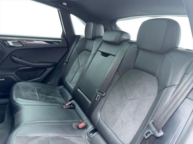Photo of 2021 Black Porsche Macan