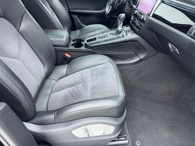 Photo of 2021 Black Porsche Macan