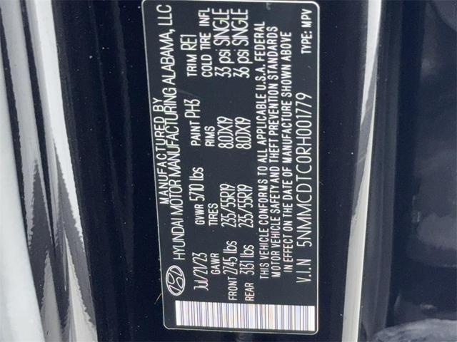 Photo of 2024 Vik Black Genesis GV70