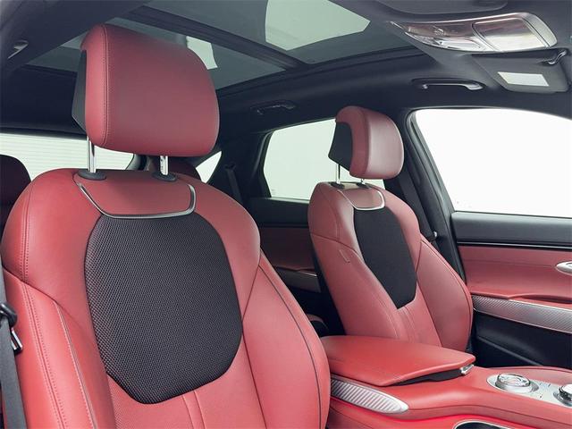 Photo of 2024 Vik Black Genesis GV70