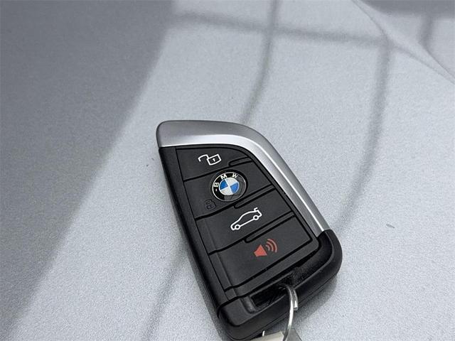 Photo of 2025 Gray BMW 330