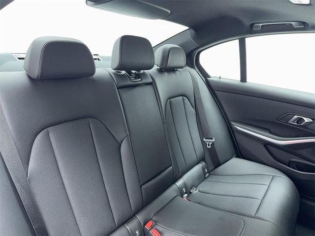 Photo of 2025 Gray BMW 330