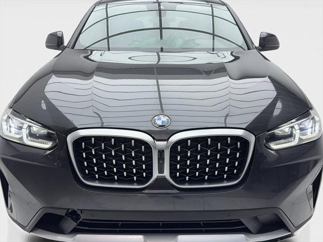 Photo of 2024 Gray BMW X4